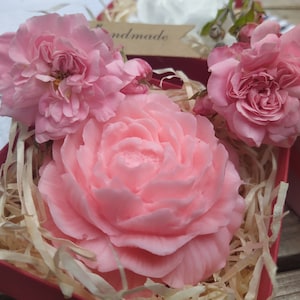 Luxurious flower soaps.   Natural soap. Rose soap. A gift for mom. Soap for vegans. Handmade soap.