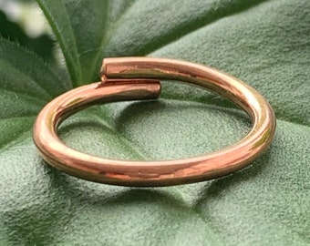 Minimalistischer handgemachter Ring aus reinem Kupferdraht für Frauen und Männer