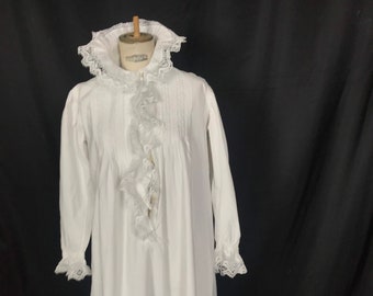 Antique French Victorian nightgown 19th century