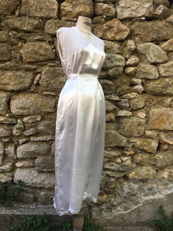 Satin vintage french lingerie negligee