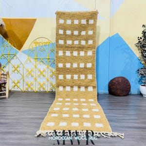 Handwoven Moroccan Wool Runner Rug: Beige & White Berber Design