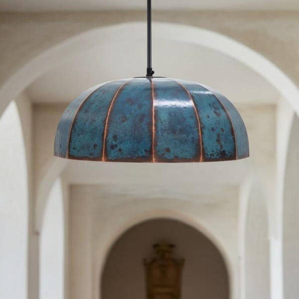 Handgefertigte Kupfer Dom-Pendelleuchte: Rustikale Industrie-Lampe mit Blauer Patina