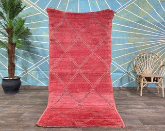 Berber Moroccan Rug, Solid Moroccan rug, Vintage Rug, Handwoven rug, Wool Area rug, Abstract rug, Red Antique rug, Bohemian Rug