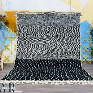 Handgefertigter Schwarz Weißer Marokkanischer Teppich – Moderner Beni Ourain Wollteppich – Berber Tapis