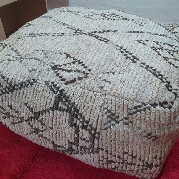 Vintage kilim, Decorative Pouf, Kilim Pouf, Ottoman Pouf, Moroccan pouf, Bohemian footstool, pouf cover, vintage look.