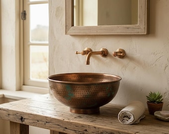 Lavabo de cobre hecho a mano, pátina verde martillada, decoración rústica para baño.
