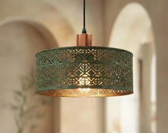 Lámpara colgante de cúpula de cobre hecha a mano, araña rústica verde de estilo granja, pantalla de lámpara industrial.