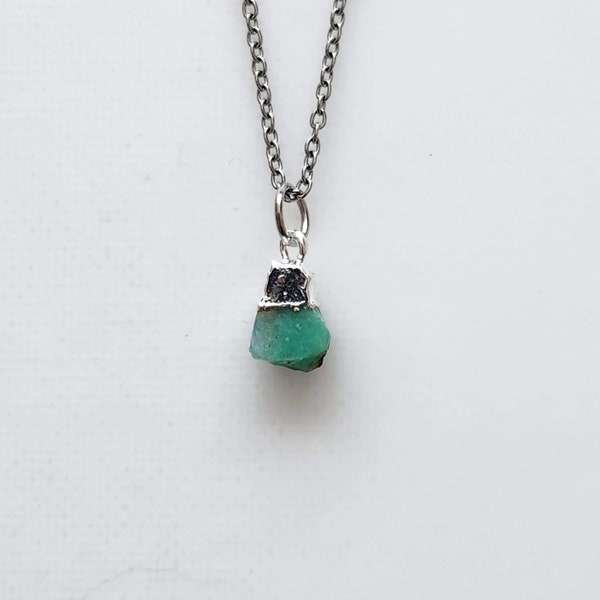 Dainty Tiny Raw Chrysoprase Pendant Necklace/Chrysoprase Emotional Healing Crystal Pendant/Rough Gemstone Necklace/Stainless Steel Chain