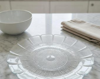 Vintage Pressed Glass Plate 10.25” Sunburst Daisy Pattern Clear Glass Serving Plate Mid Century Decorative Dish