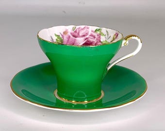 Tasse à thé et soucoupe vert émeraude Aynsley avec grande rose au chou rose