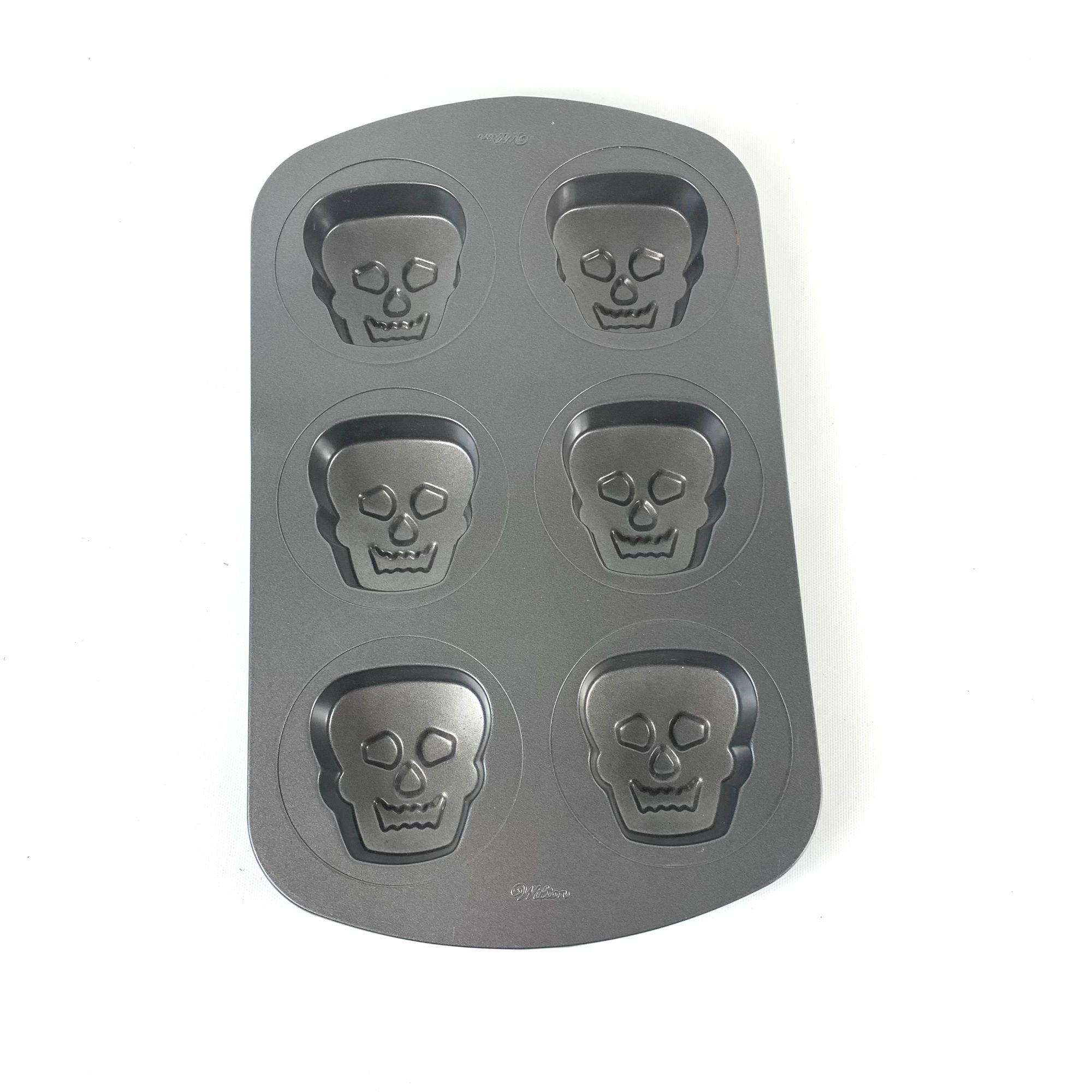 Wilton Skull Cupcake Baking Pan Skeleton Halloween Spooky