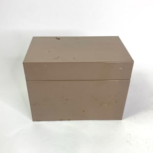 Caja de metal desgastado marrón claro de 4 x 6 para guardar recetas de oficina