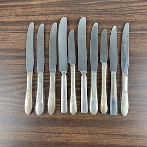 mismatched antique dinner knives lot of 10 mixed patterns lot unpolished silverware