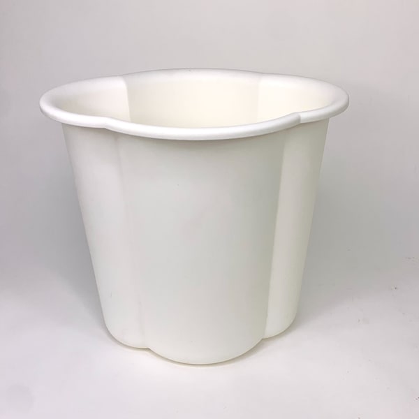 Curvy Solid White Sterilite Vintage Waste Paper Basket Retro Plastic Trash Can