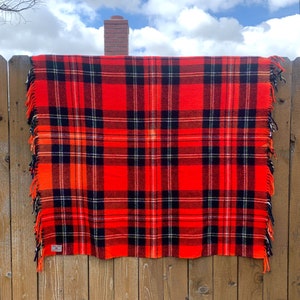 Red Tartan Plaid Stadium Fringed Throw 50s Vintage Troy Robe Blanket