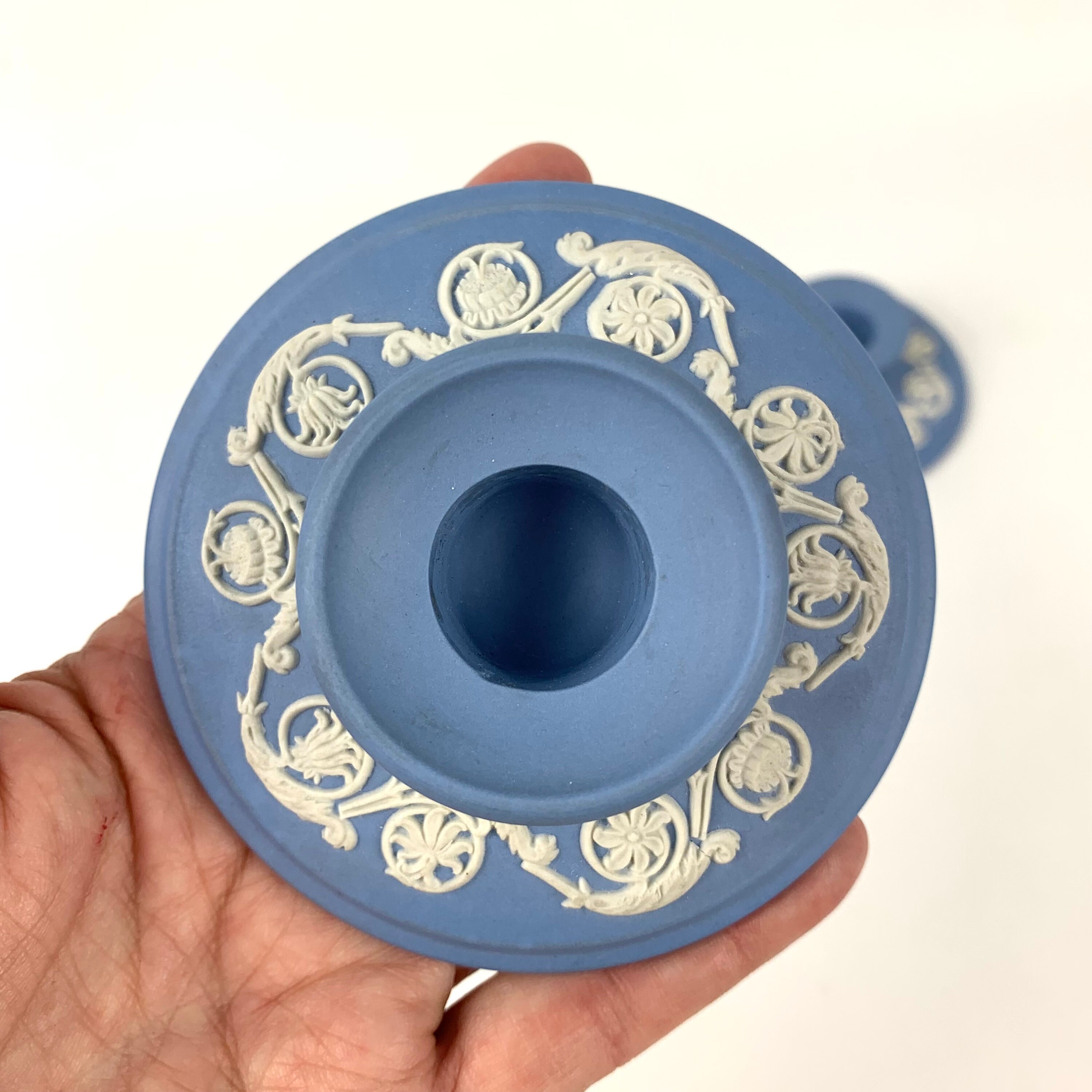 ウェッジウッドブルージャスパーウェアの素焼き陶器キャンドルホルダー