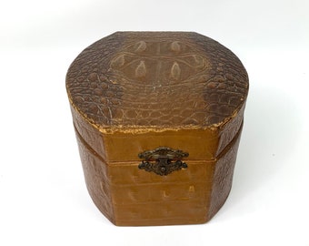 Antike Kunstleder Kragen Box: Mock Croc geprägte Vanity Box