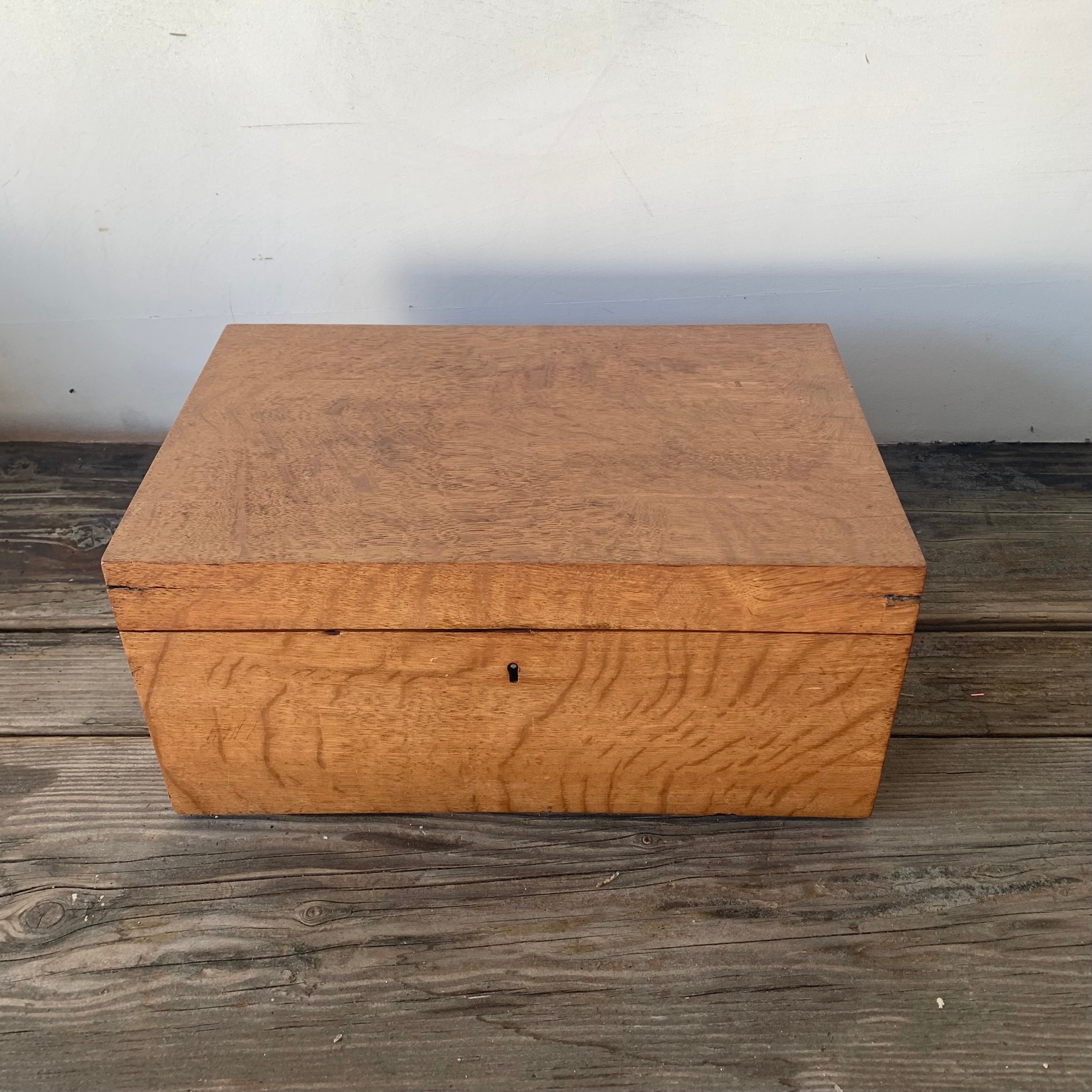 Document Box With Lid 