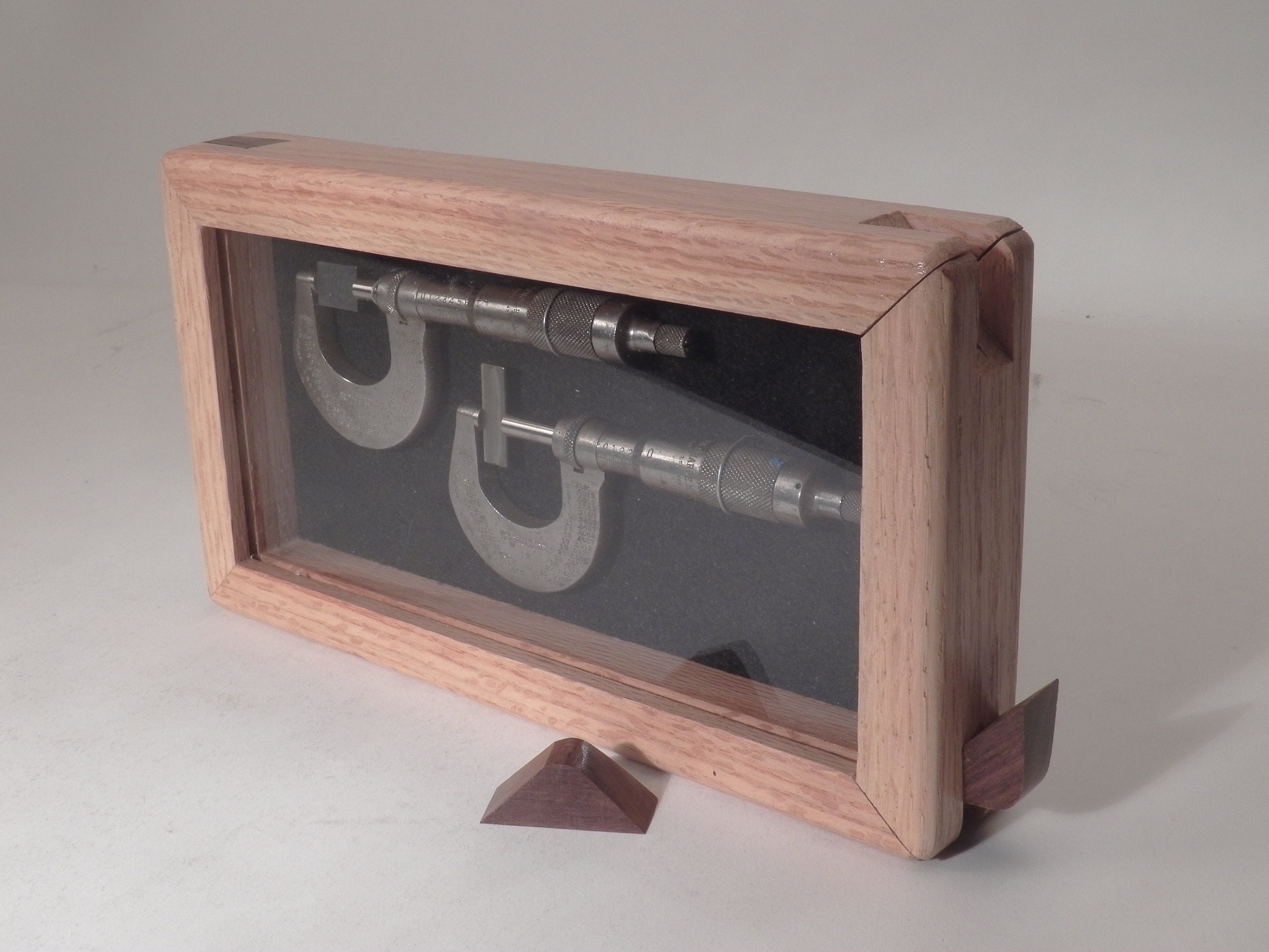 Caja de sombras de madera con visualización de dos micrómetros | Etsy