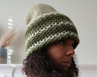 Vintage space dye stripe hand knit beanie in green. Vintage baggy beanie hat. Vintage chunky knit beanie with turn over.