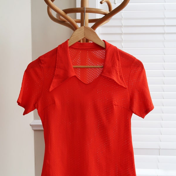 Vintage 70's red mesh blouse UK 10. Vintage stretch mesh top. Vintage bright red stretchy shirt blouse.