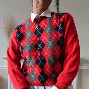 Vintage argyle grunge knit jumper in red UK 16. Vintage 80s diamond pattern wool knit jumper. Vintage red wool jumper.
