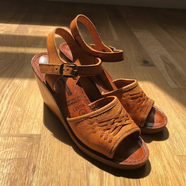 RESERVED FOR ReBelle Rouge* Vintage woven leather detail wedge sandals. Vintage handmade leather sandals. Vintage wood sole tan leather san