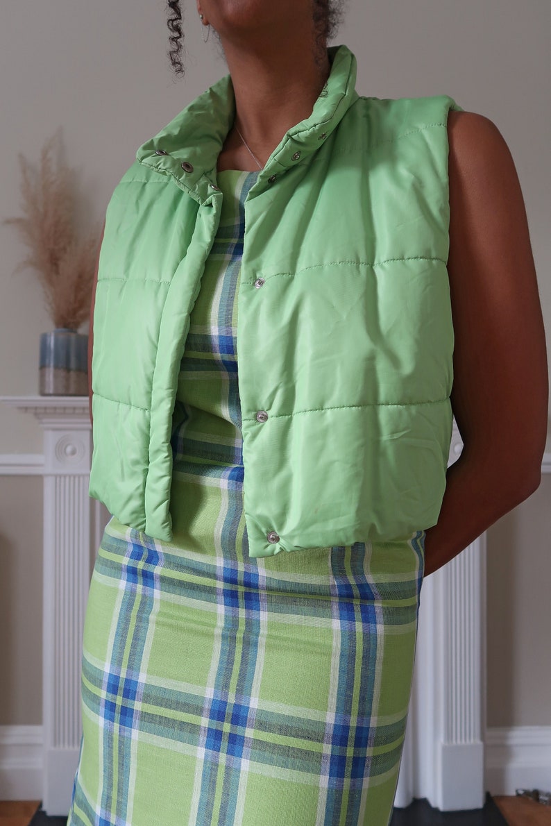 Vintage 'Betty Barclay' cropped puffer Gilet UK 12/14. Vintage Sleeveless puffer jacket in green. Vintage green gilet. image 1