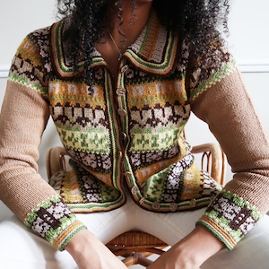 Vintage handknit 70's knit cardigan. Vintage pattern knit cardigan. Vintage coatigan.
