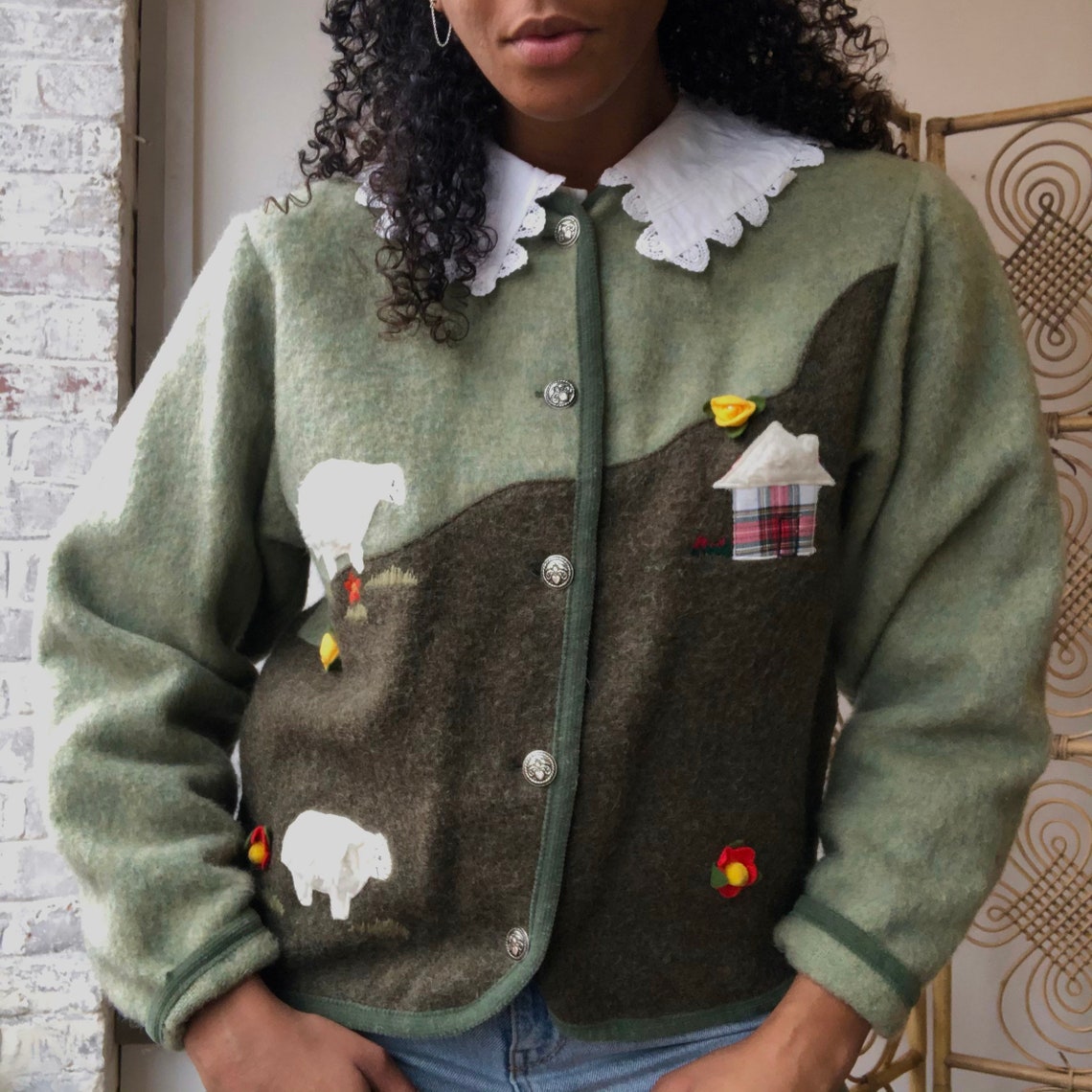 Vintage novelty fleece cardigan. Novelty scene cardigan. image 0