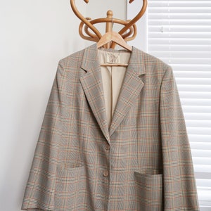 80's new wool lightweight check blazer with pretty check. Vintage check blazer. Heritage check unisex blazer. image 5