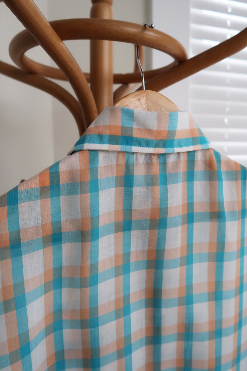 Vintage sleeveless check shirt blouse. Vintage 70's sleeveless gingham shirt. Floral cotton mix woven check blouse. image 10