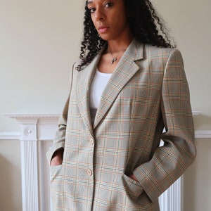 80's new wool lightweight check blazer with pretty check. Vintage check blazer. Heritage check unisex blazer. image 2