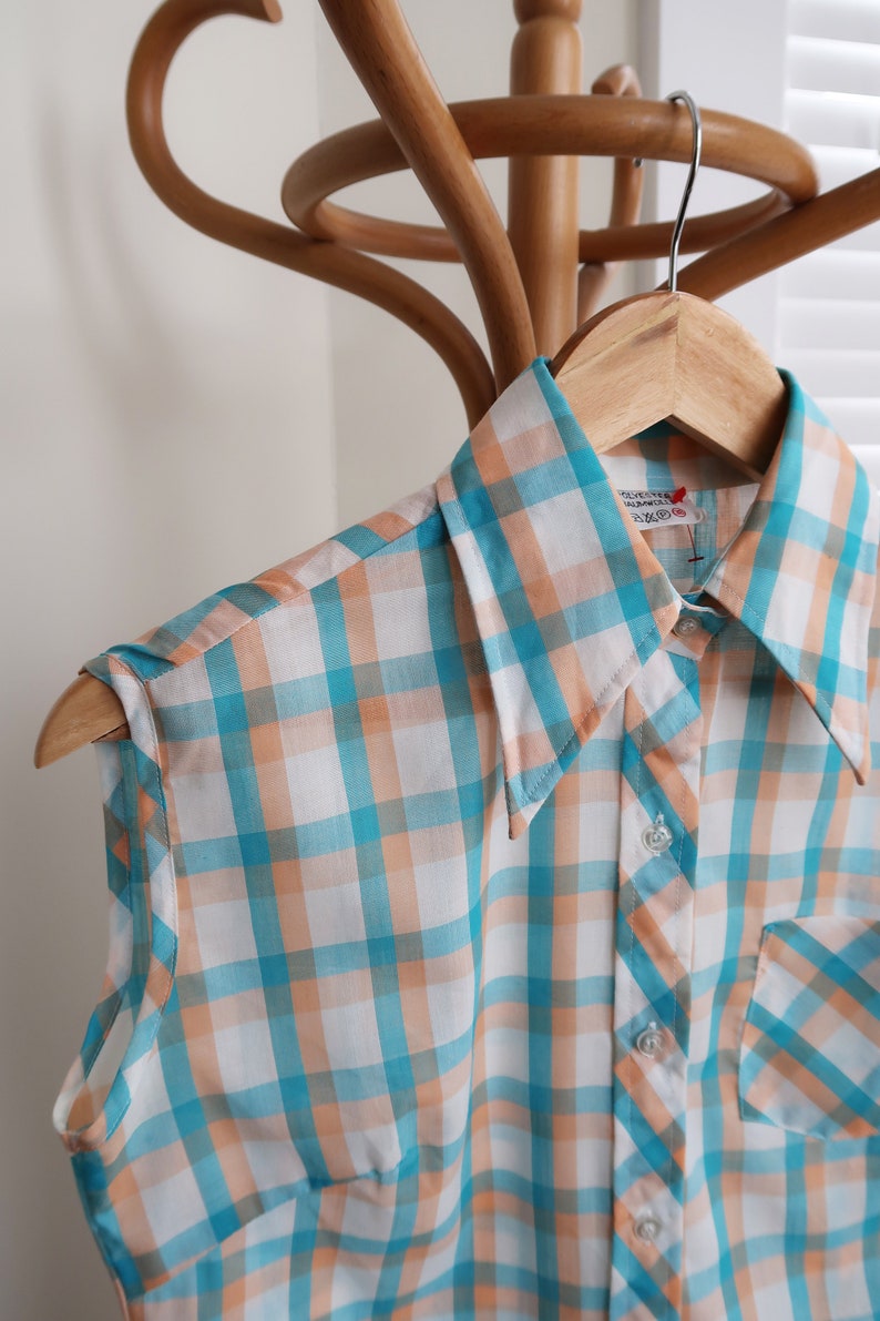 Vintage sleeveless check shirt blouse. Vintage 70's sleeveless gingham shirt. Floral cotton mix woven check blouse. image 8
