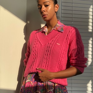 Vintage bright pink cable knit V neck jumper. Vintage 80's V neck jumper. Relaxed fit knitted cable jumper.