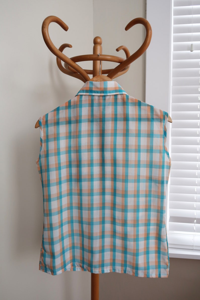 Vintage sleeveless check shirt blouse. Vintage 70's sleeveless gingham shirt. Floral cotton mix woven check blouse. image 9