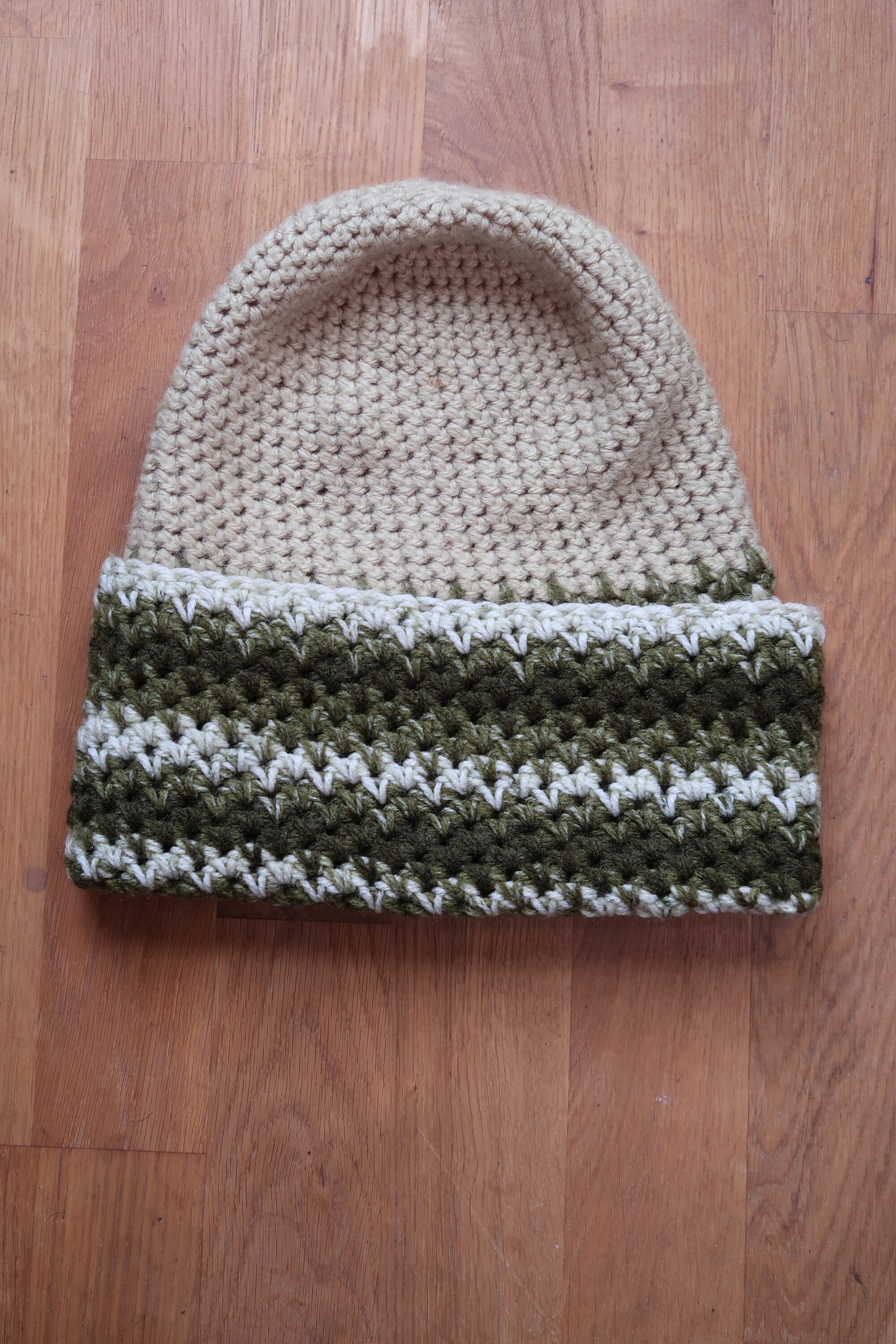 Vintage Space Dye Stripe Hand Knit Beanie in Green. Vintage