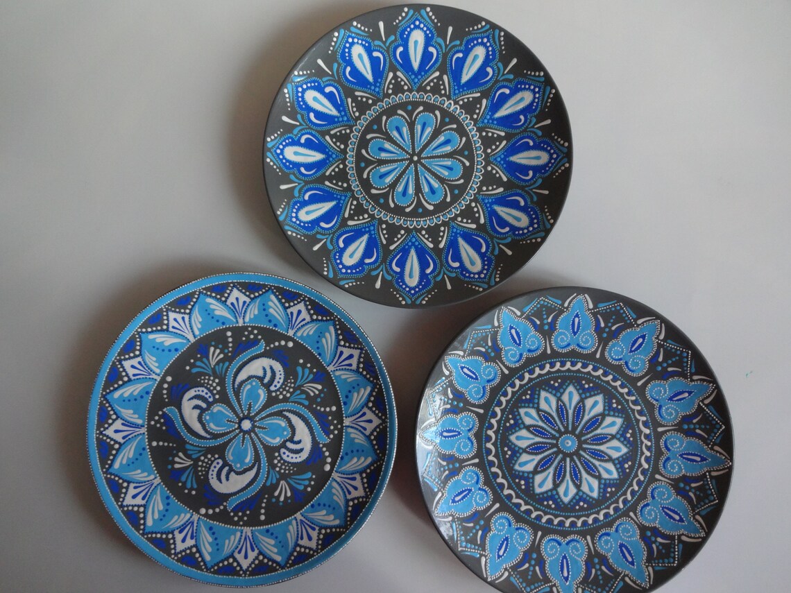 Set of Decorative plates for hanging Colorful plates Majolica Etsy