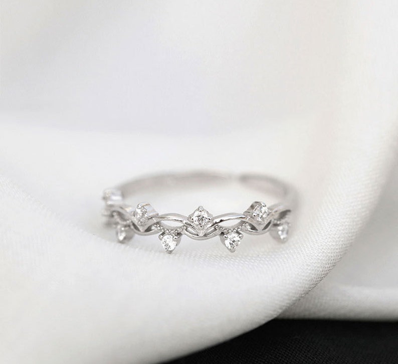 The Wisteria Flower Wreath Ring Vintage Emerald Green Ring Cubic Zircon Adjustable Band Antique Dainty Gold Plated 925 Sterling Silver