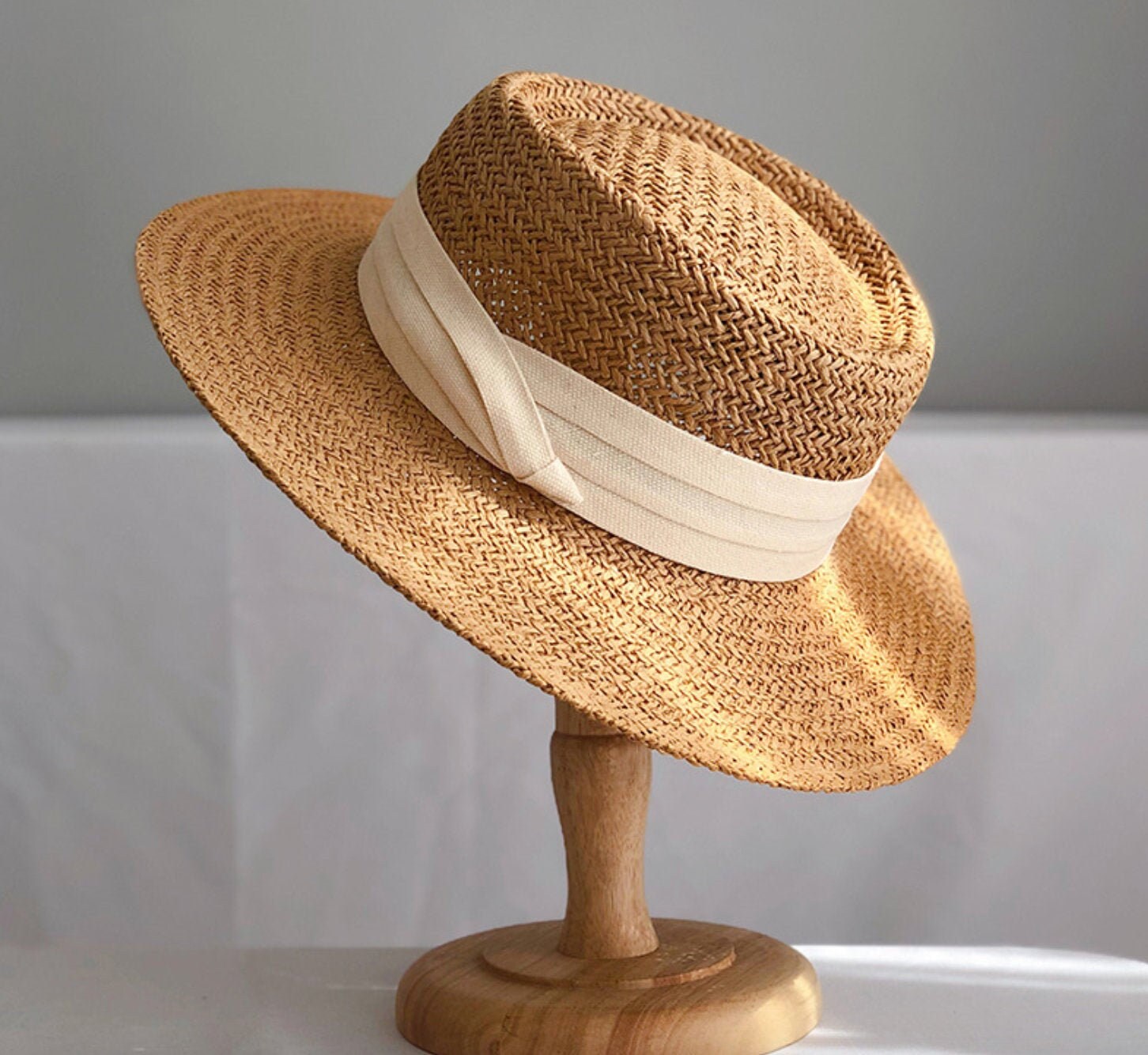 Ultra Fold Up Straw Woven Hat Lady Wide Brim Crochet Hat Tie Sun Hat Women Straw Sun Hat with Black White Ribbon Sun Protection Hat