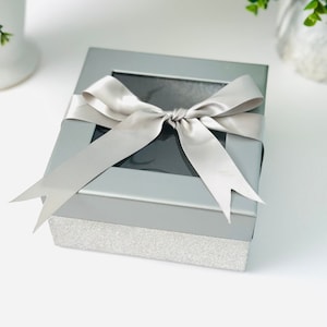 Elegant Metallic Gift Box with Clear Window: Gold or Silver Keepsake