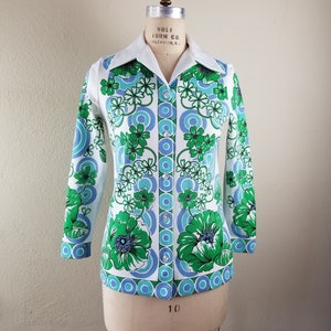 70s floral button up top polyester 38, butterfly collar