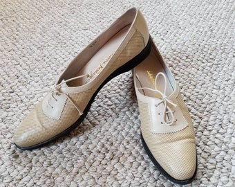 80s Ferragamo 9 loafers, ladies tie shoes, taupe