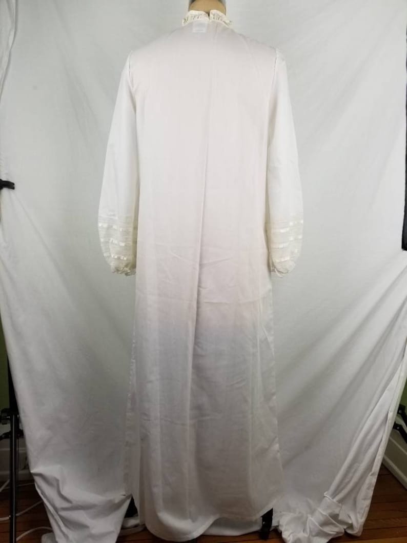 Victorian style medium White nightgown lace
