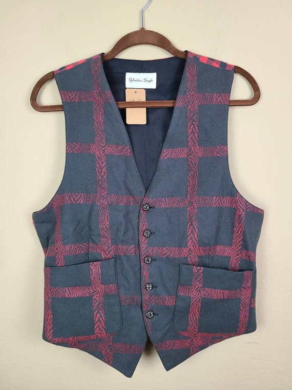 Mens vest, black and red plaid, 41 chest - image 2