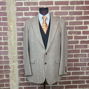 50s tweed sportcoat, 44R, mens wool blazer, leather buttons, tan tweed, herringbone weave, B Altman, Cricketeer