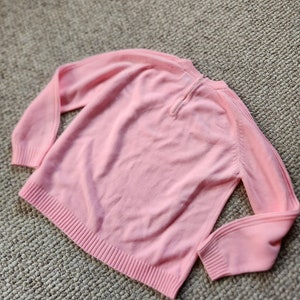 60s pullover sweater, teen sweater, acrylic, zip up collar in back, light pink, feminine,  size large