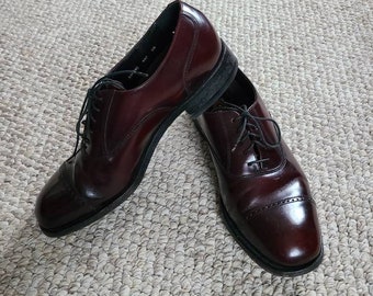 Vintage oxfords, mens shoes, 9 1/2, oxblood, maroon, leather soles, Florsheim