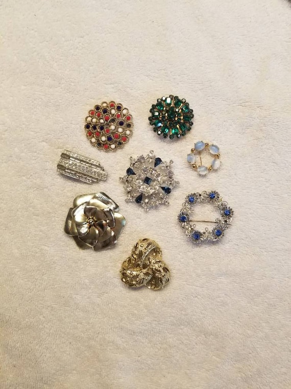 8 pc jewelry lot, vintage jewelry,  brooches, shoe