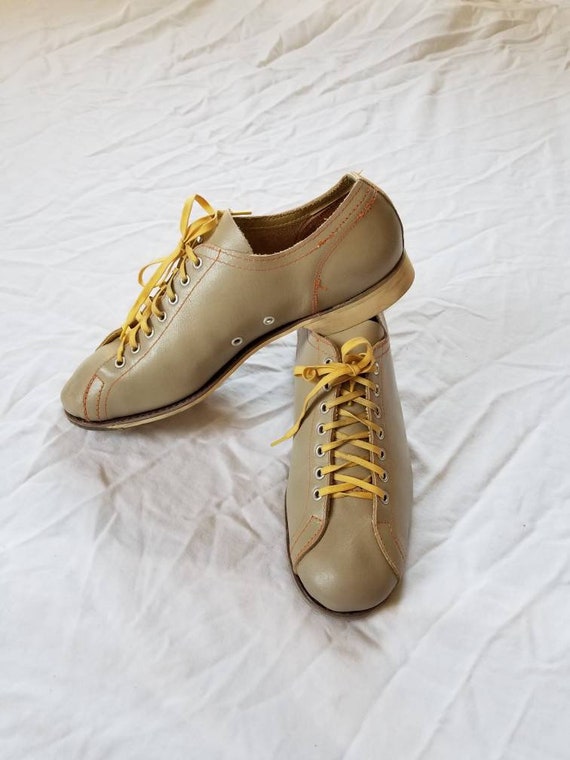 vintage womens bowling shoes
